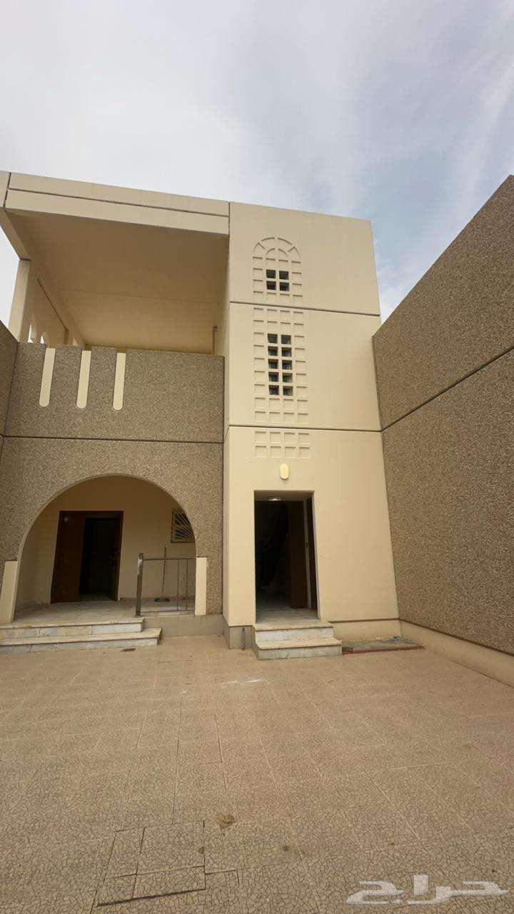 فيلا 6 غرف في الجزيرة 13