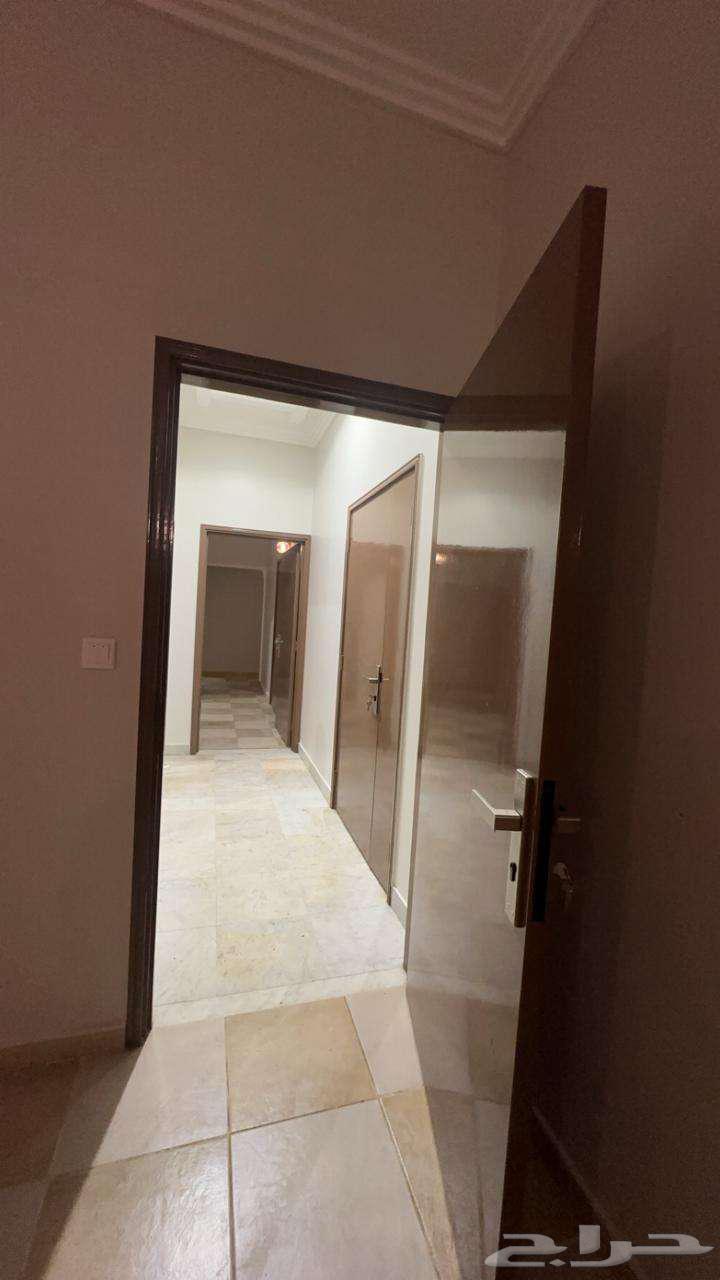 فيلا 6 غرف في الجزيرة 10