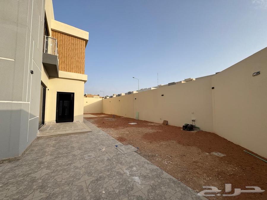 فيلا 4 غرف في الجنادرية 3