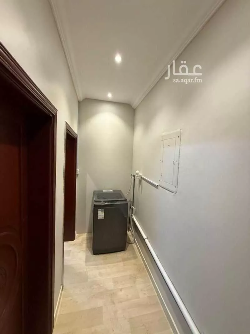 شقة 2 غرف في النزهة 4