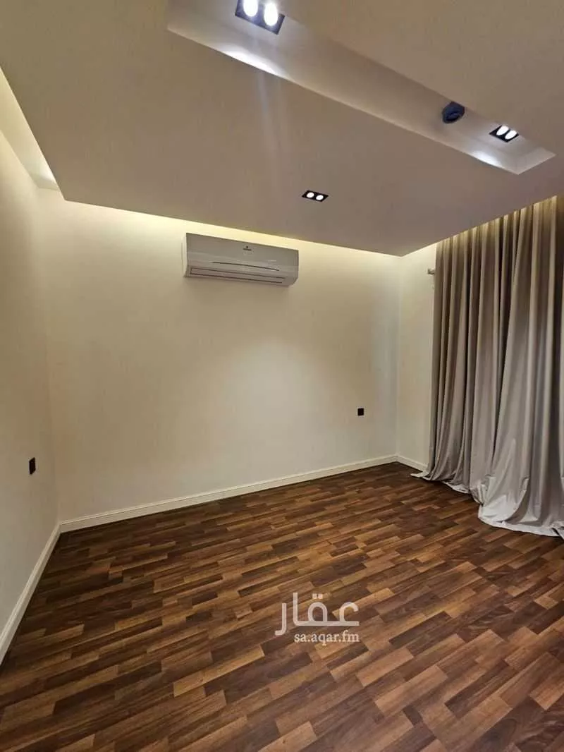 فيلا 4 غرف في العارض 11