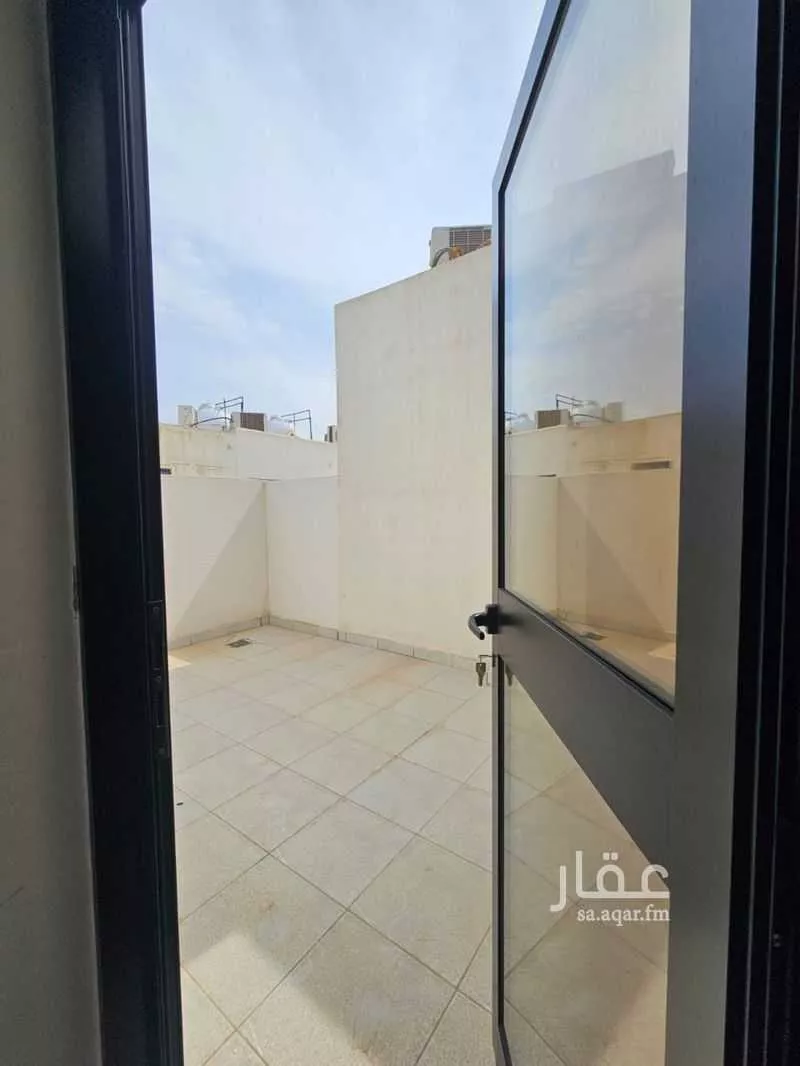 فيلا 4 غرف في العارض 12