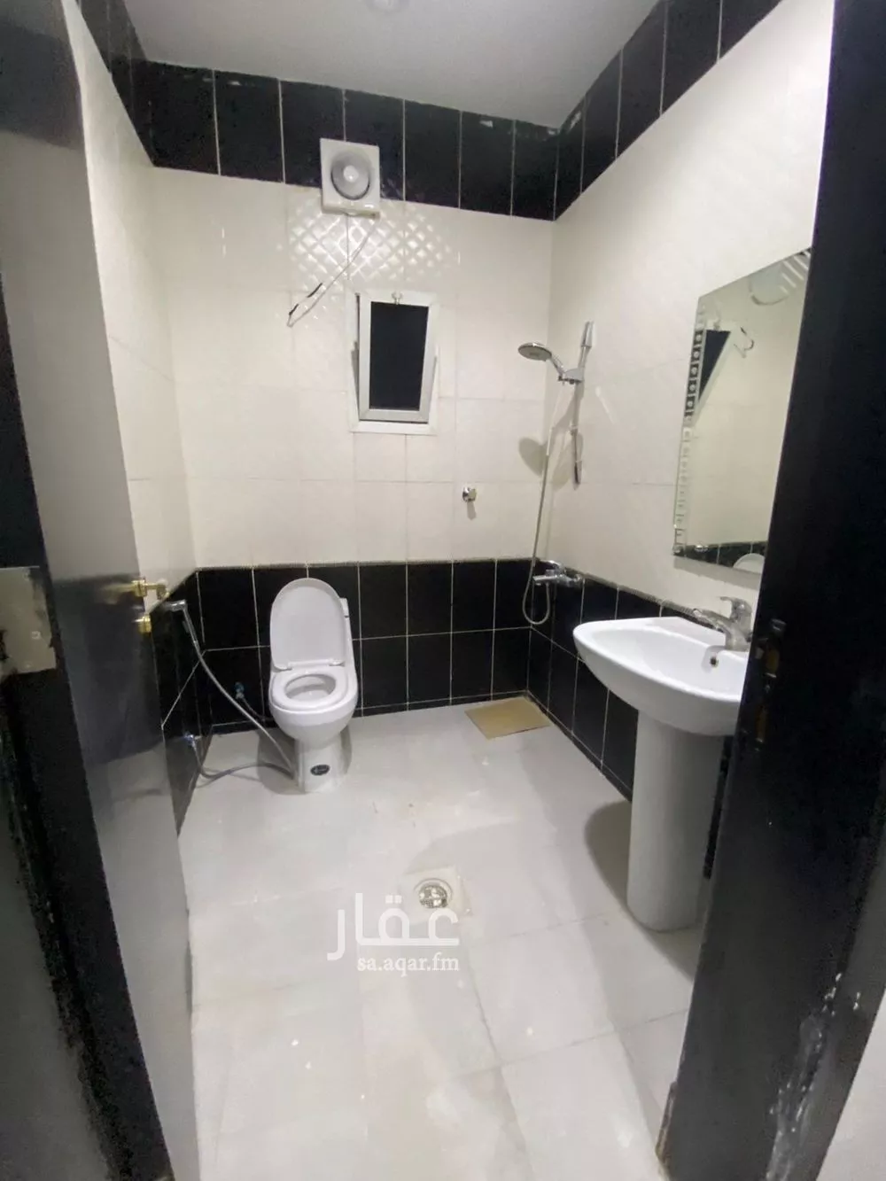 فيلا 4 غرف في الجنادرية 5