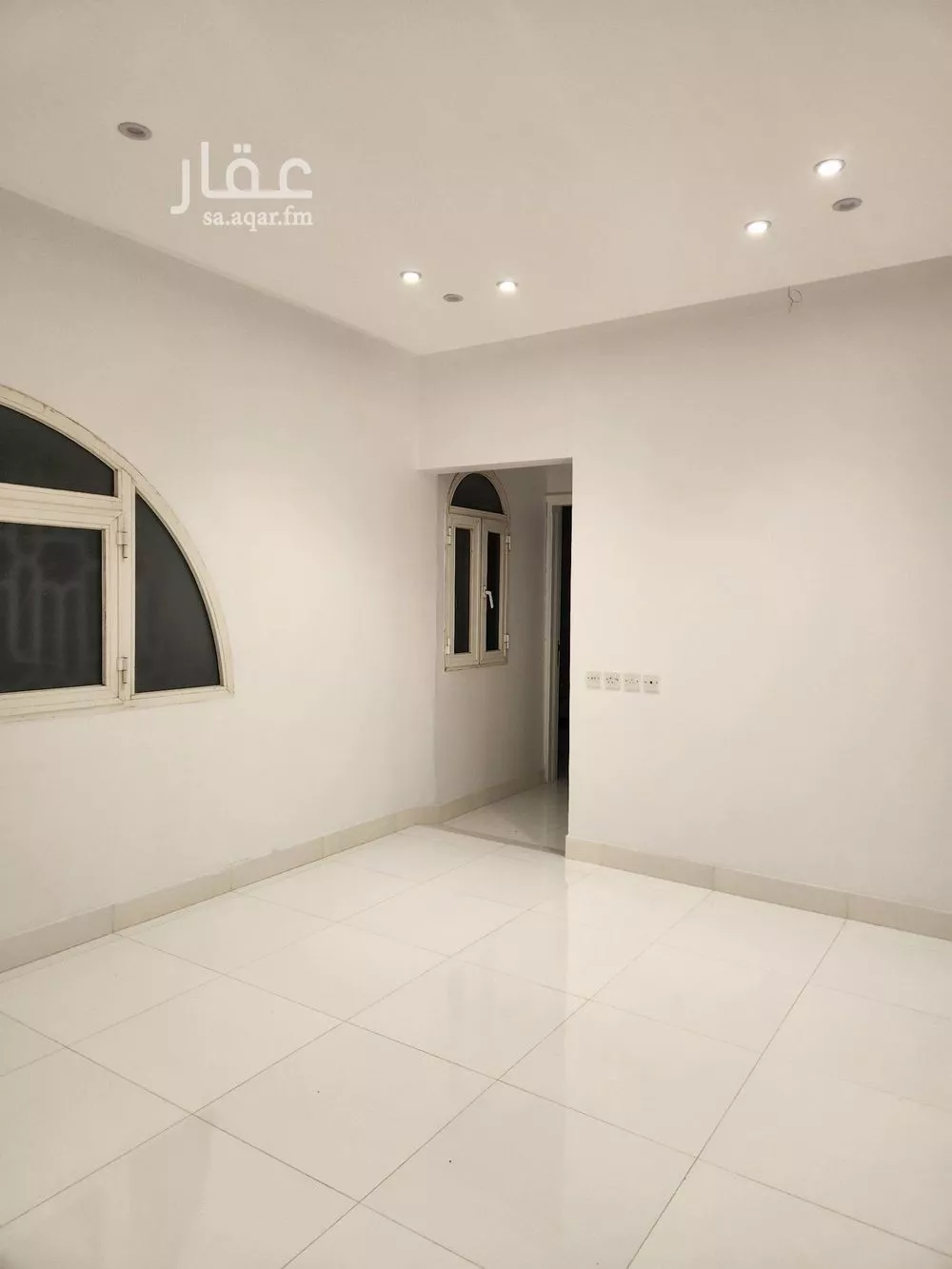 فيلا 7 غرف في الملك عبدالله 10