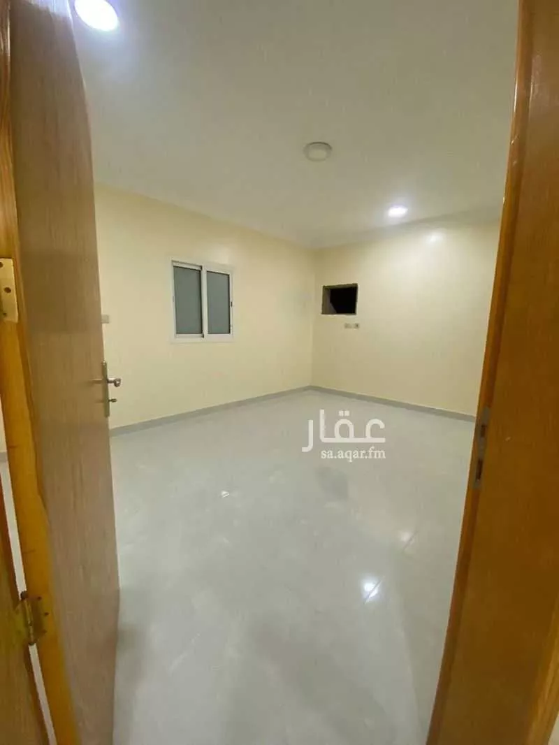 شقة 4 غرف في ضاحية الملك فهد 5