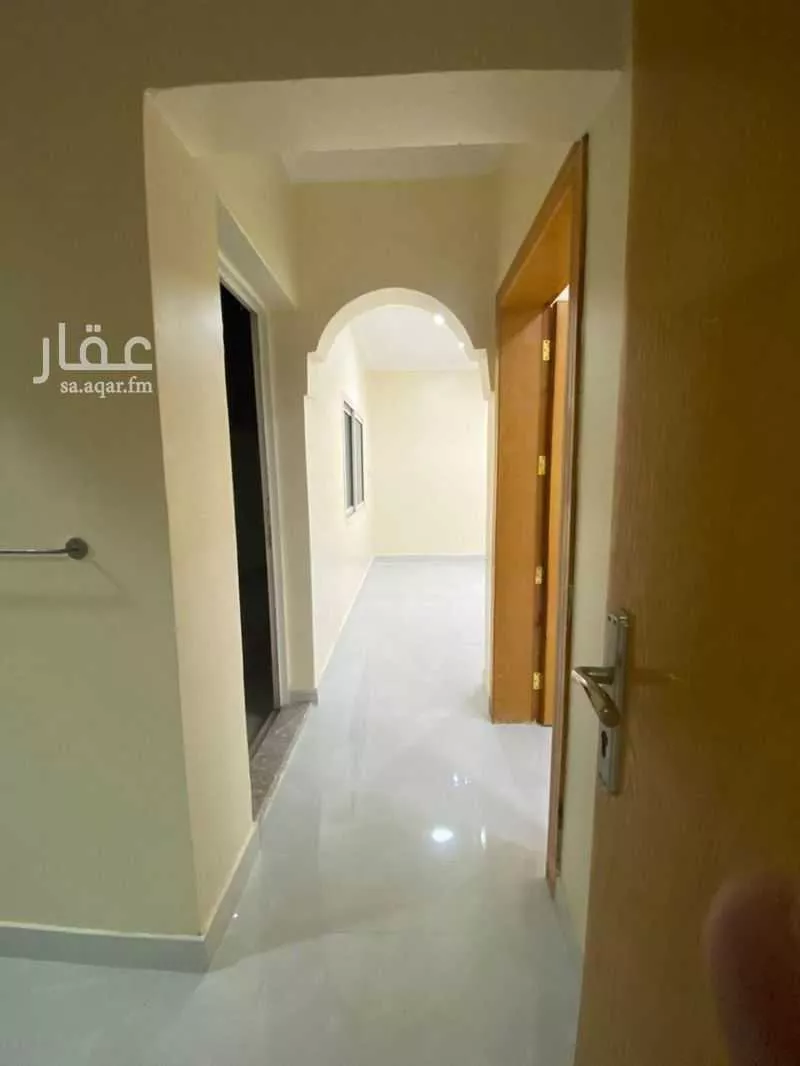 شقة 4 غرف في ضاحية الملك فهد 8