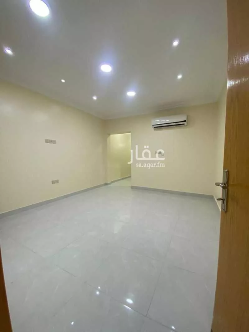 شقة 4 غرف في ضاحية الملك فهد 9