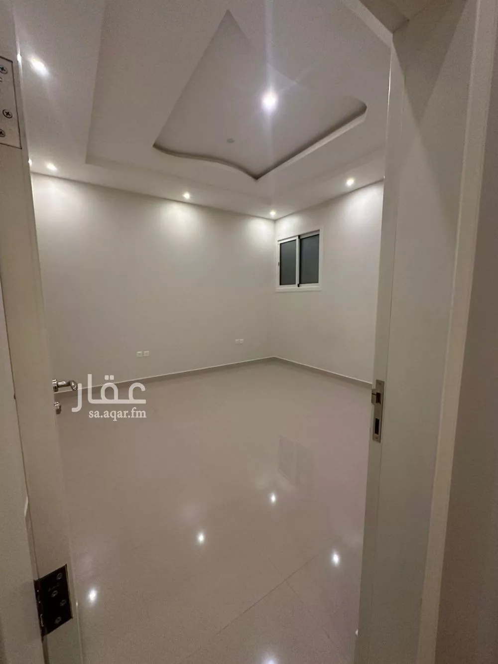 شقة 4 غرف في العارض 4