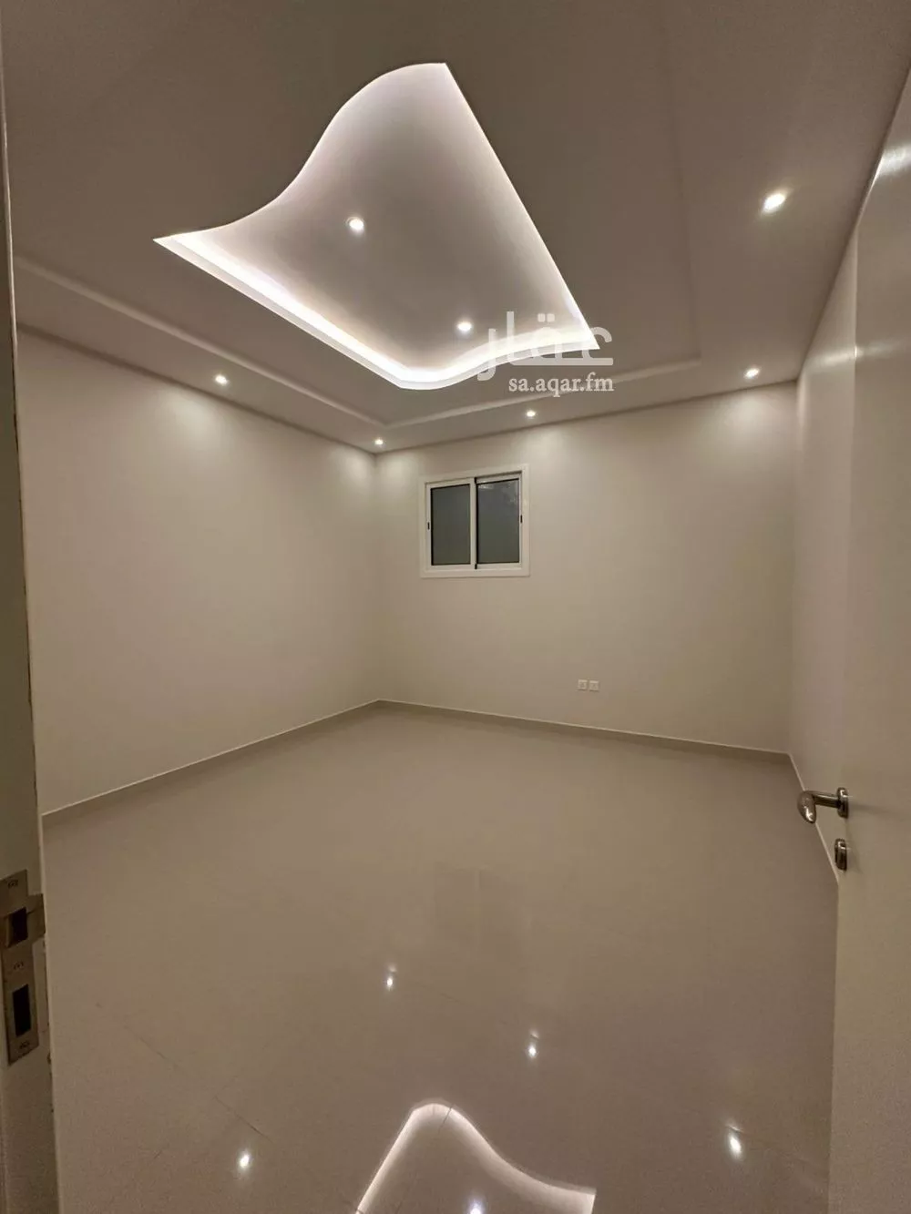 شقة 4 غرف في العارض 8