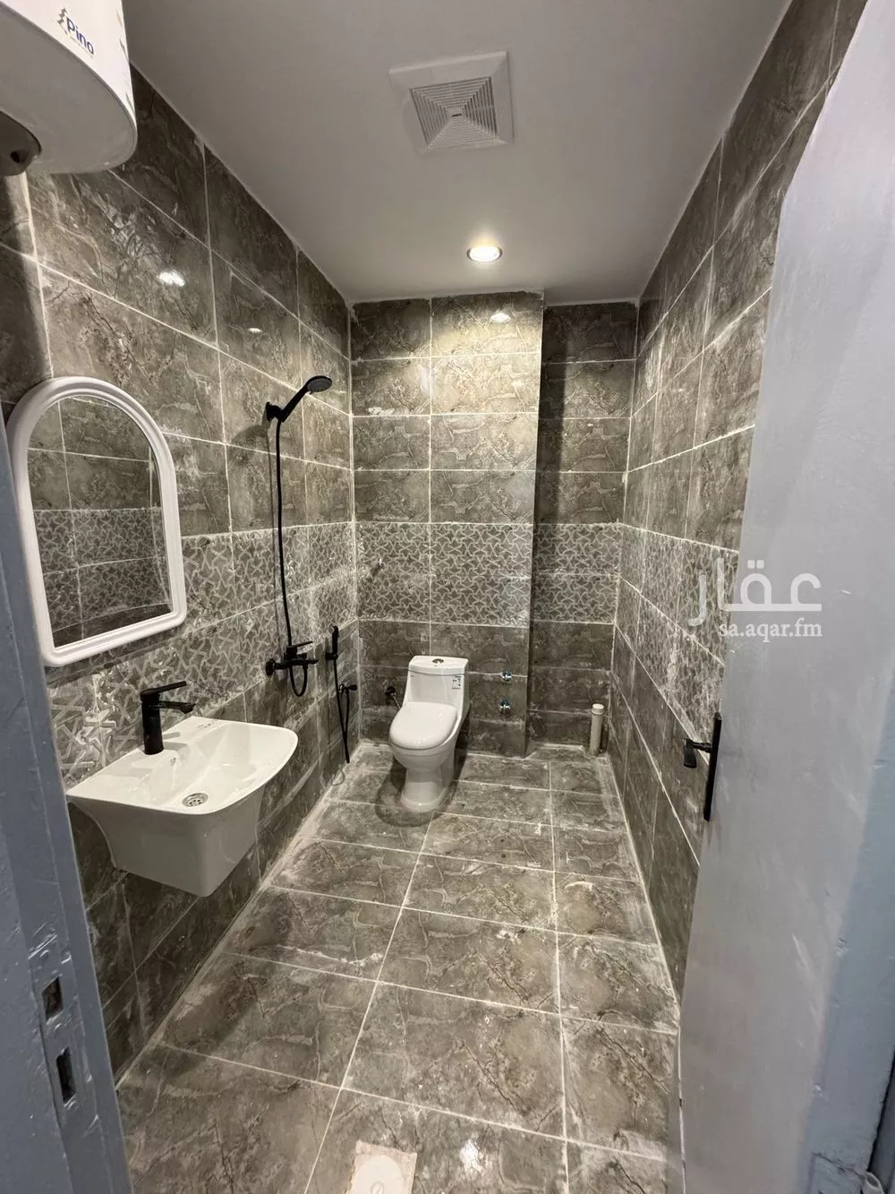 شقة 1 غرف في الخليج 6