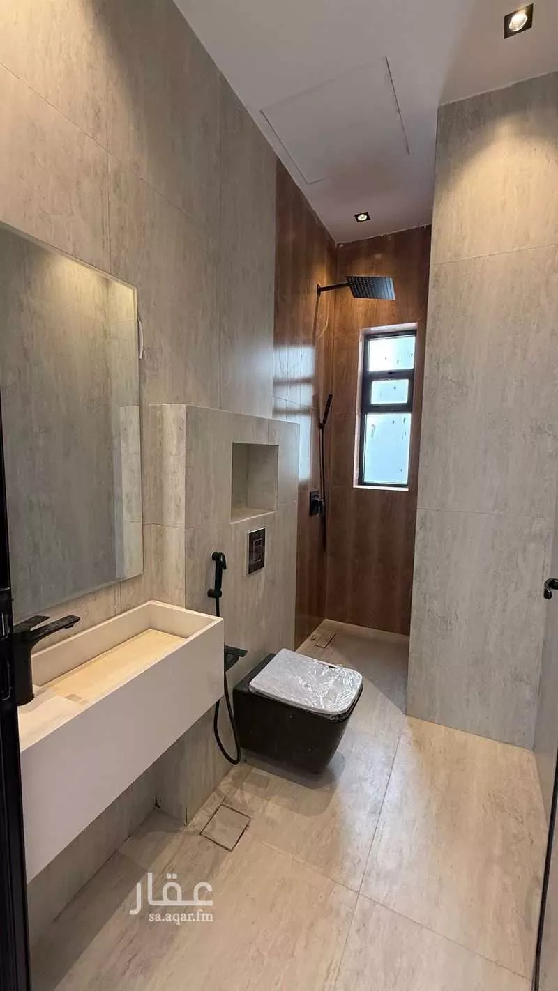 فيلا 7 غرف في الشرق 11