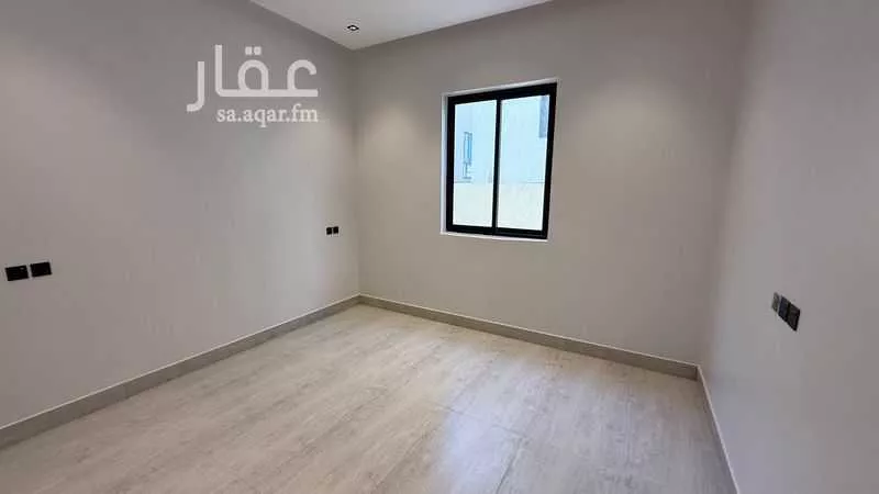 فيلا 7 غرف في الشرق 12