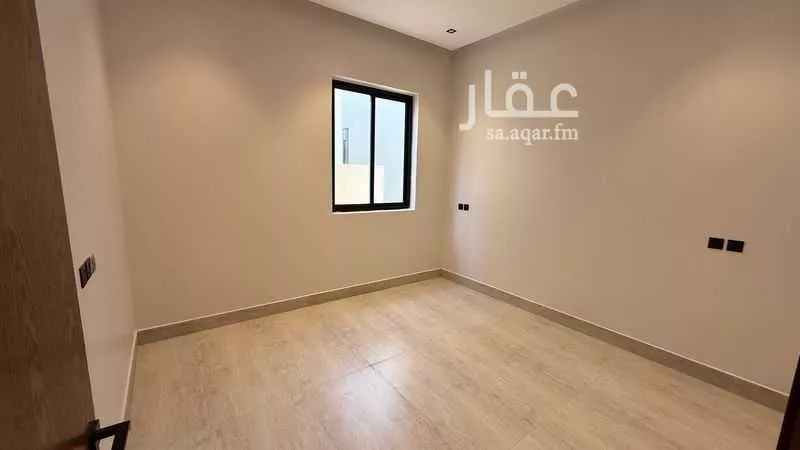 فيلا 7 غرف في الشرق 13