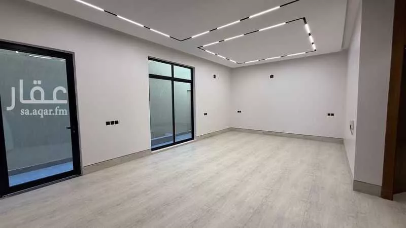 فيلا 7 غرف في الشرق 4