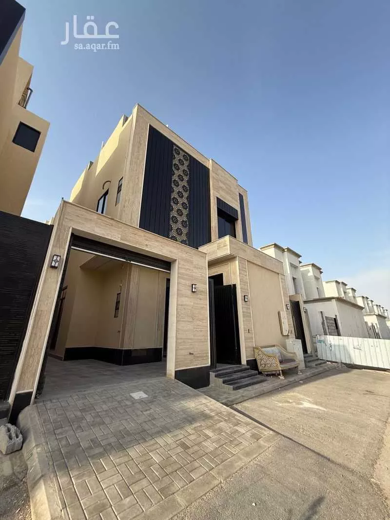 فيلا 7 غرف في الشرق 5