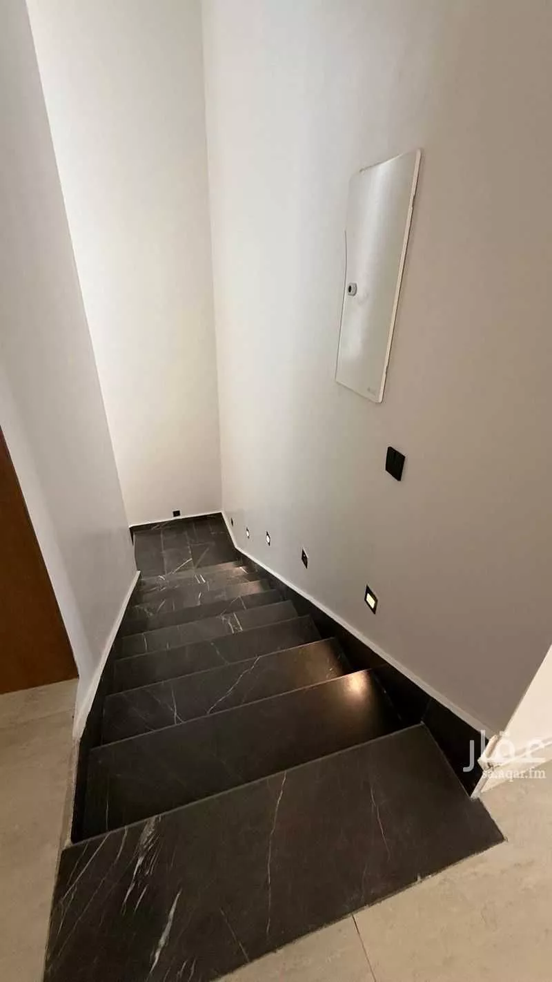 فيلا 7 غرف في الشرق 6