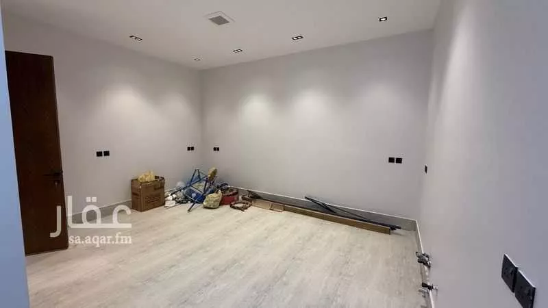 فيلا 7 غرف في الشرق 9