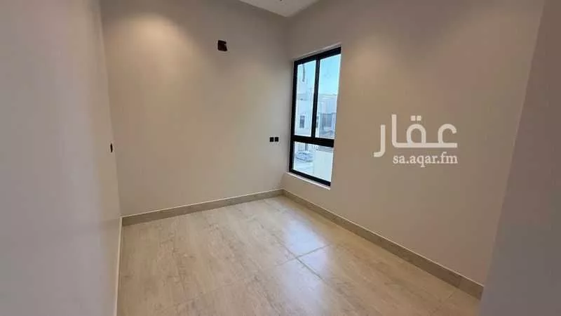 فيلا 7 غرف في الشرق 10