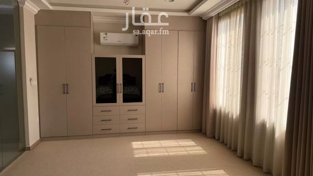 فيلا 5 غرف في البحيرة 25