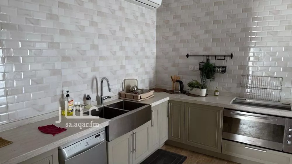 فيلا 5 غرف في البحيرة 9