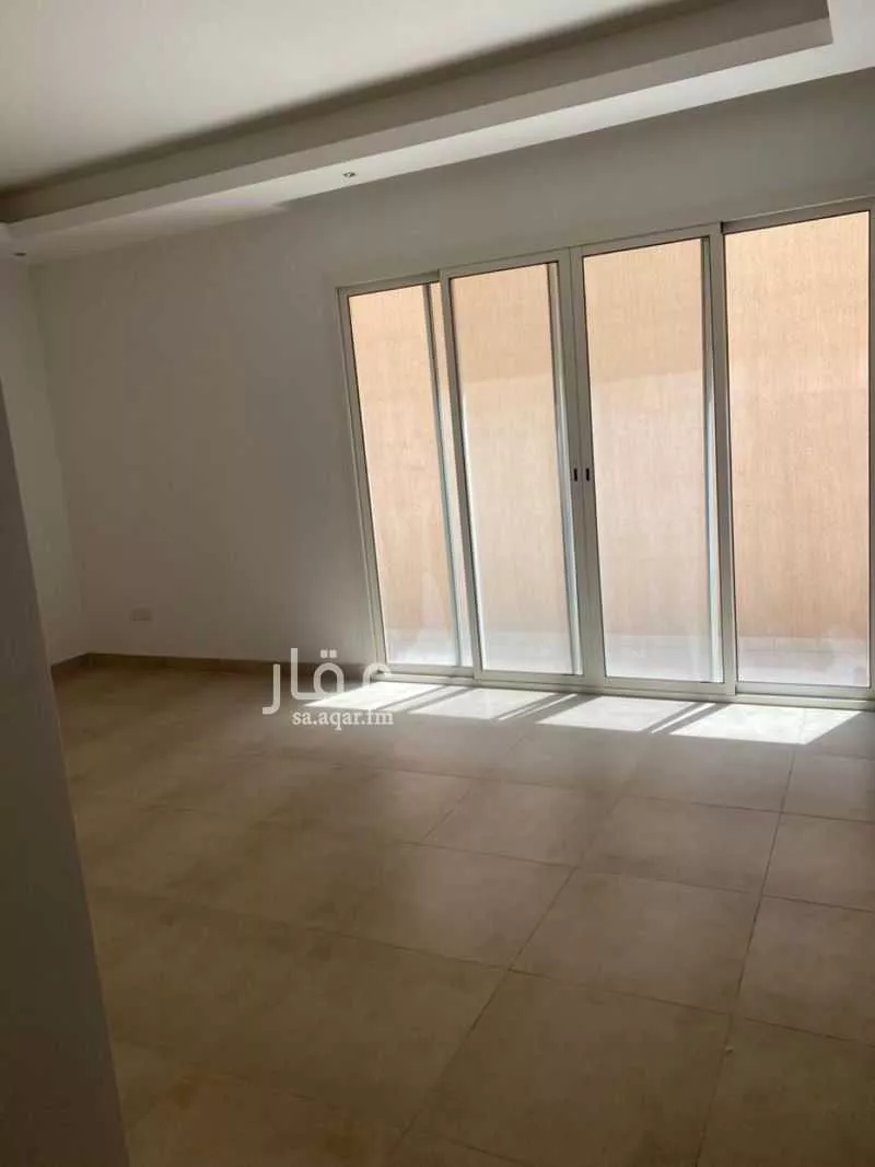 فيلا 3 غرف في العارض 10