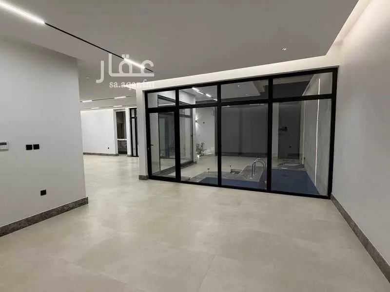 فيلا 5 غرف في الملقا 12