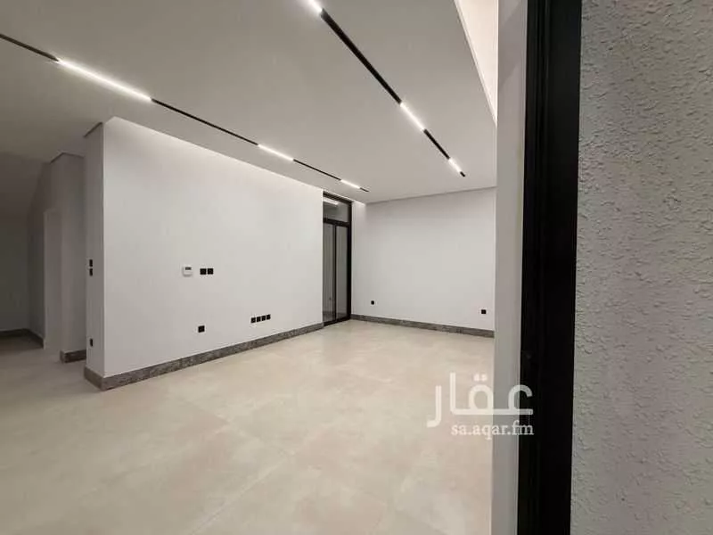 فيلا 5 غرف في الملقا 14