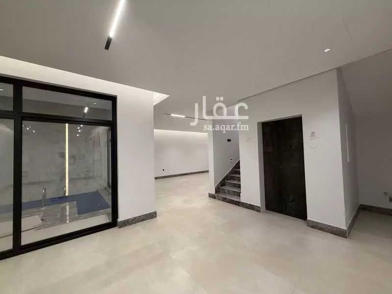 فيلا 5 غرف في الملقا 15