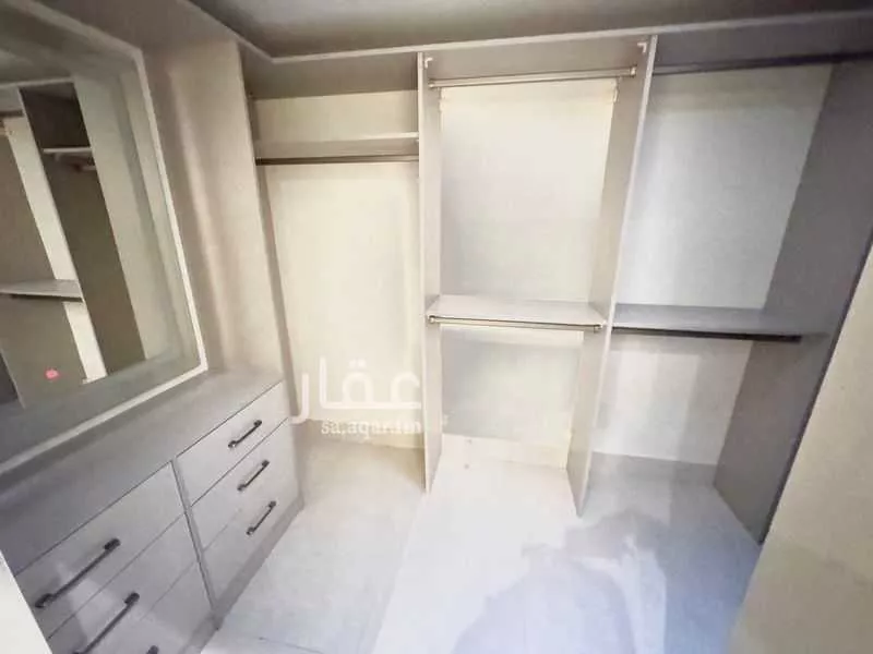 شقة 4 غرف في النرجس 4