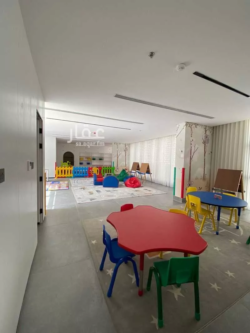 3 bedroom apartment in Al Salamah 8