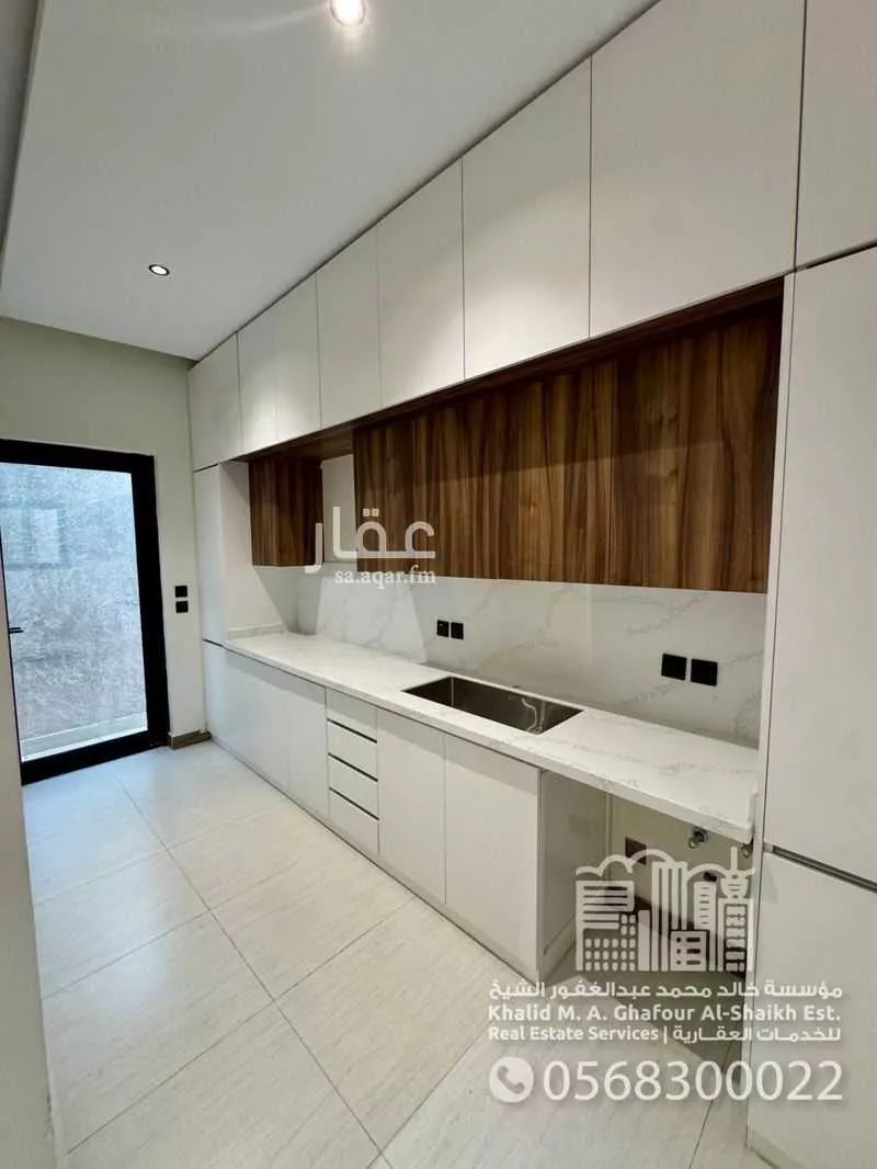 فيلا 5 غرف في السيف 6