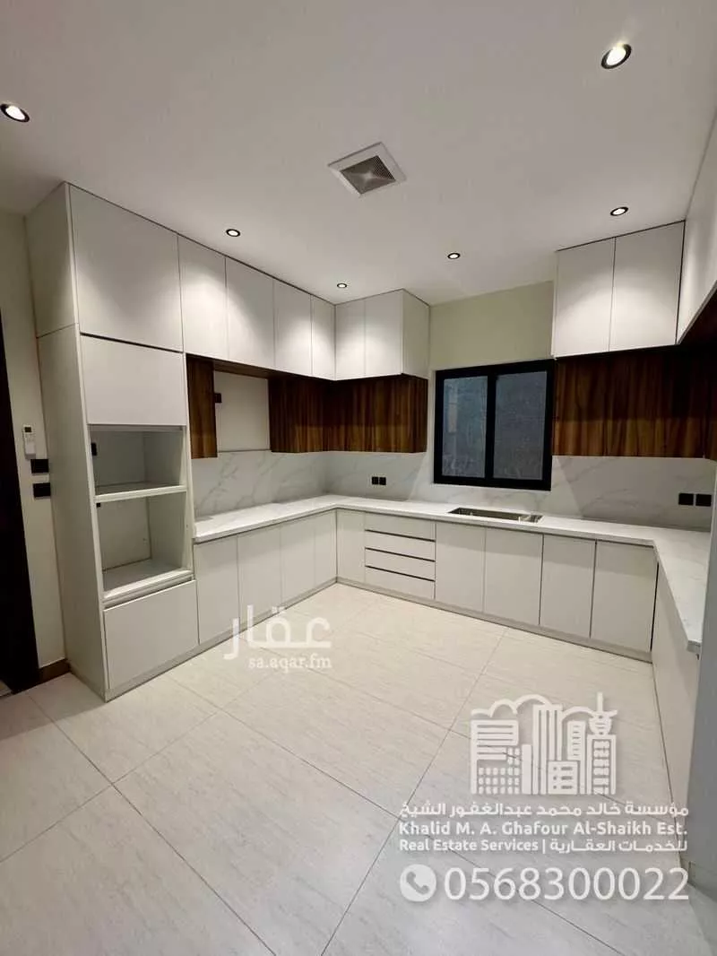 فيلا 5 غرف في السيف 7