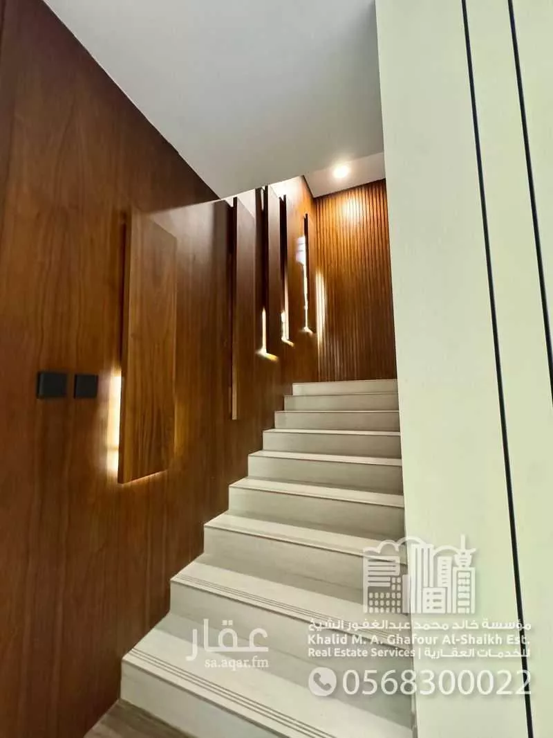 فيلا 5 غرف في السيف 8