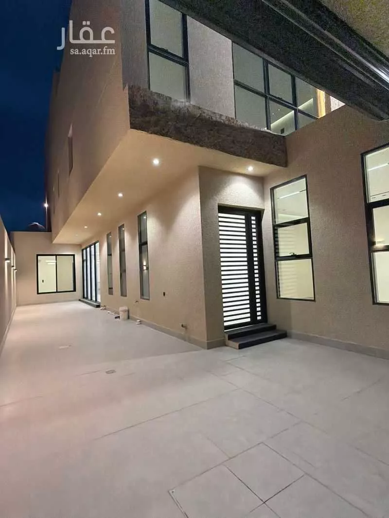 فيلا 8 غرف في ضاحية الملك فهد 3