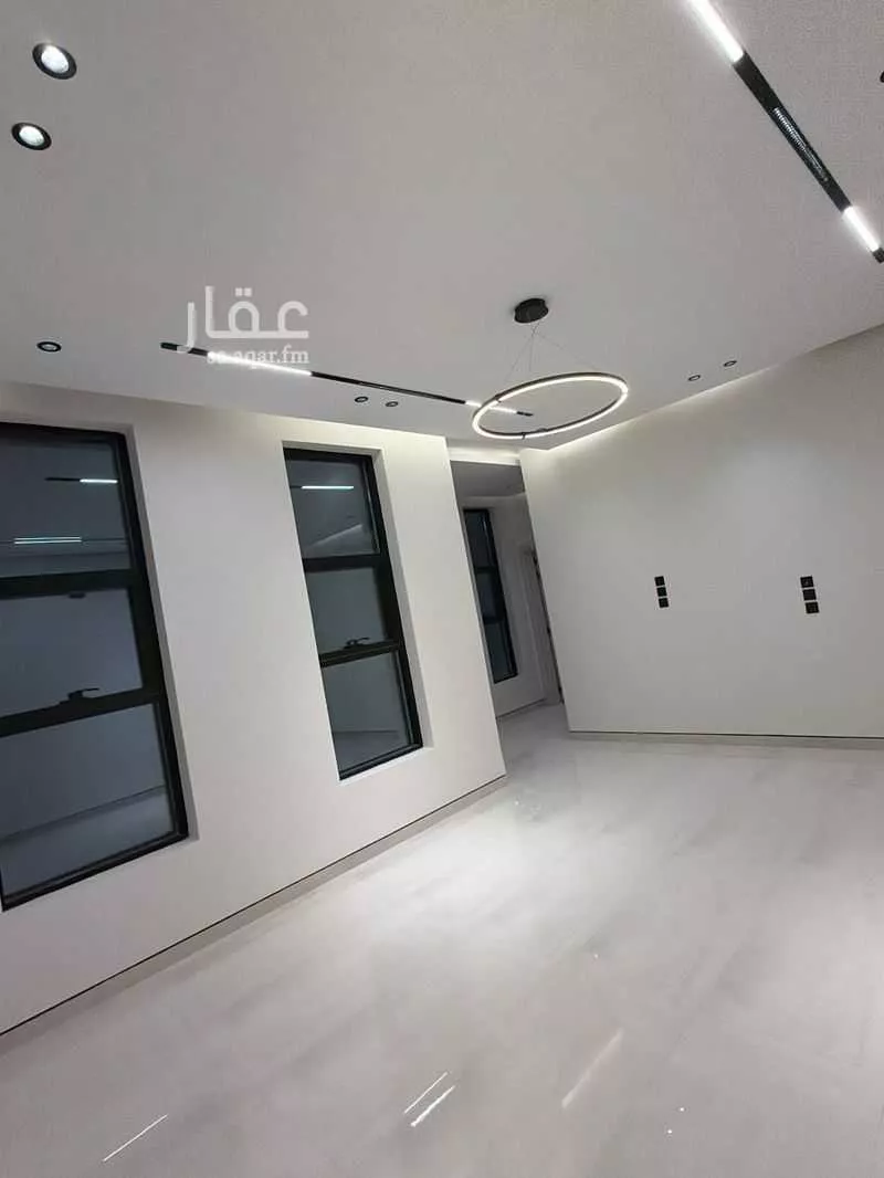 فيلا 8 غرف في ضاحية الملك فهد 4