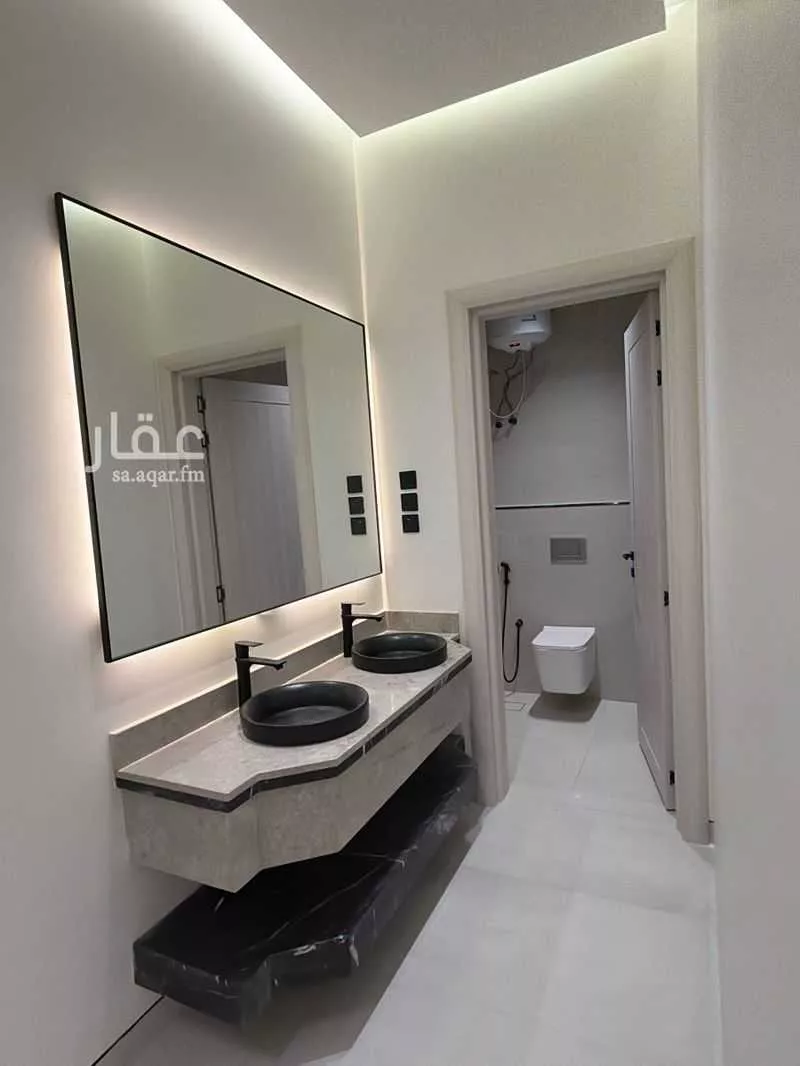 فيلا 8 غرف في ضاحية الملك فهد 5