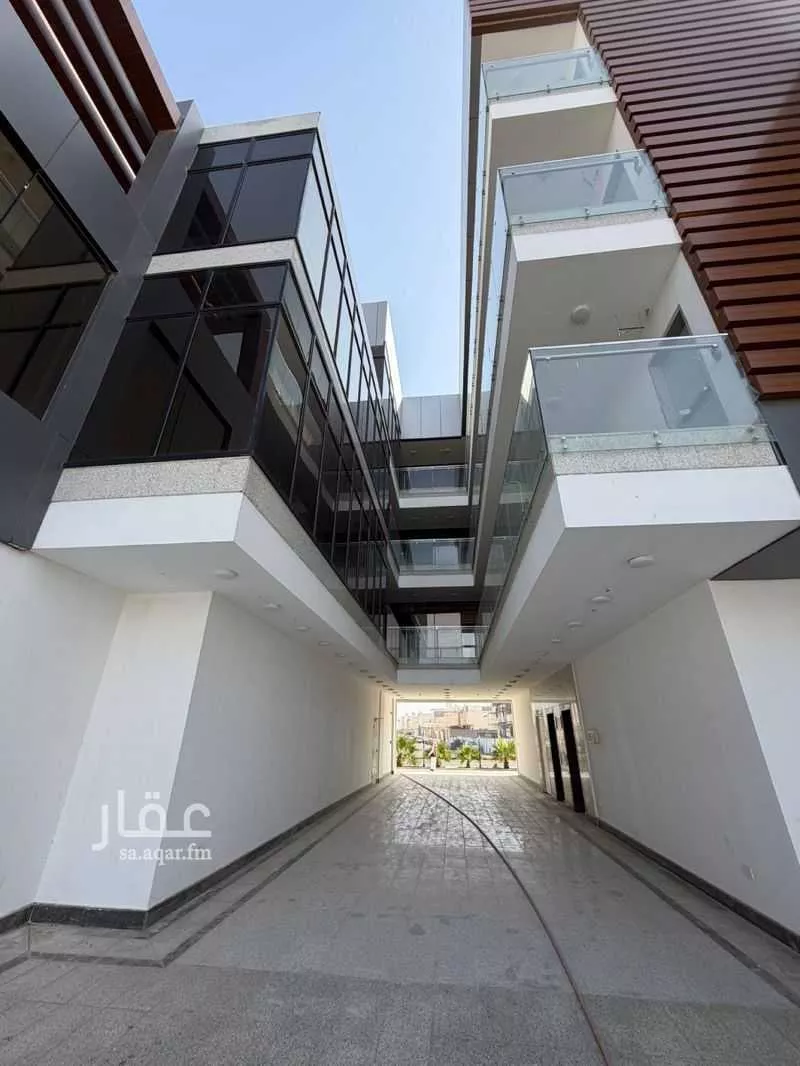 عمارة 2463 م² في الهدراء 7