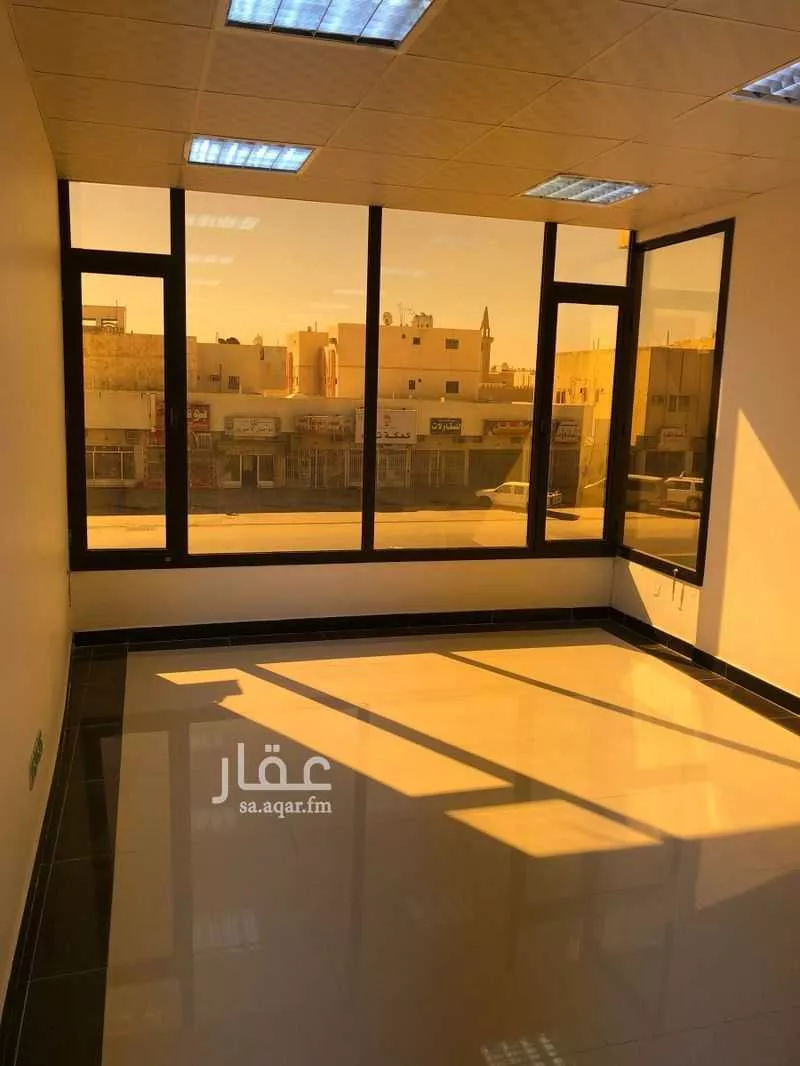 مكتب 400 م² في طويق 4