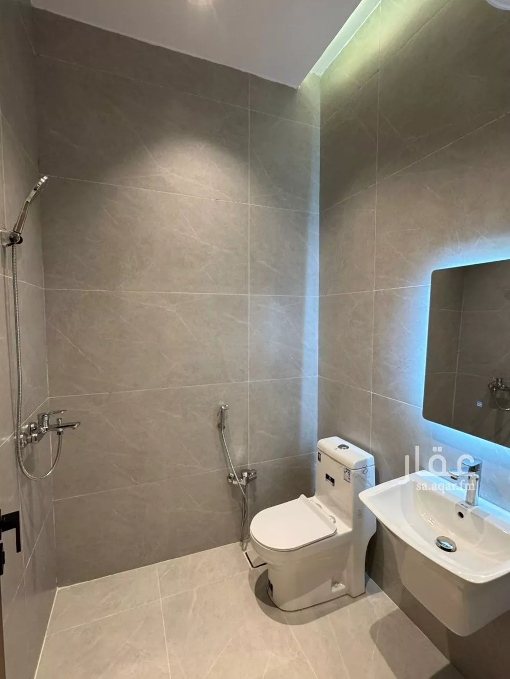 5 bedroom floor in Ash Sharq 12