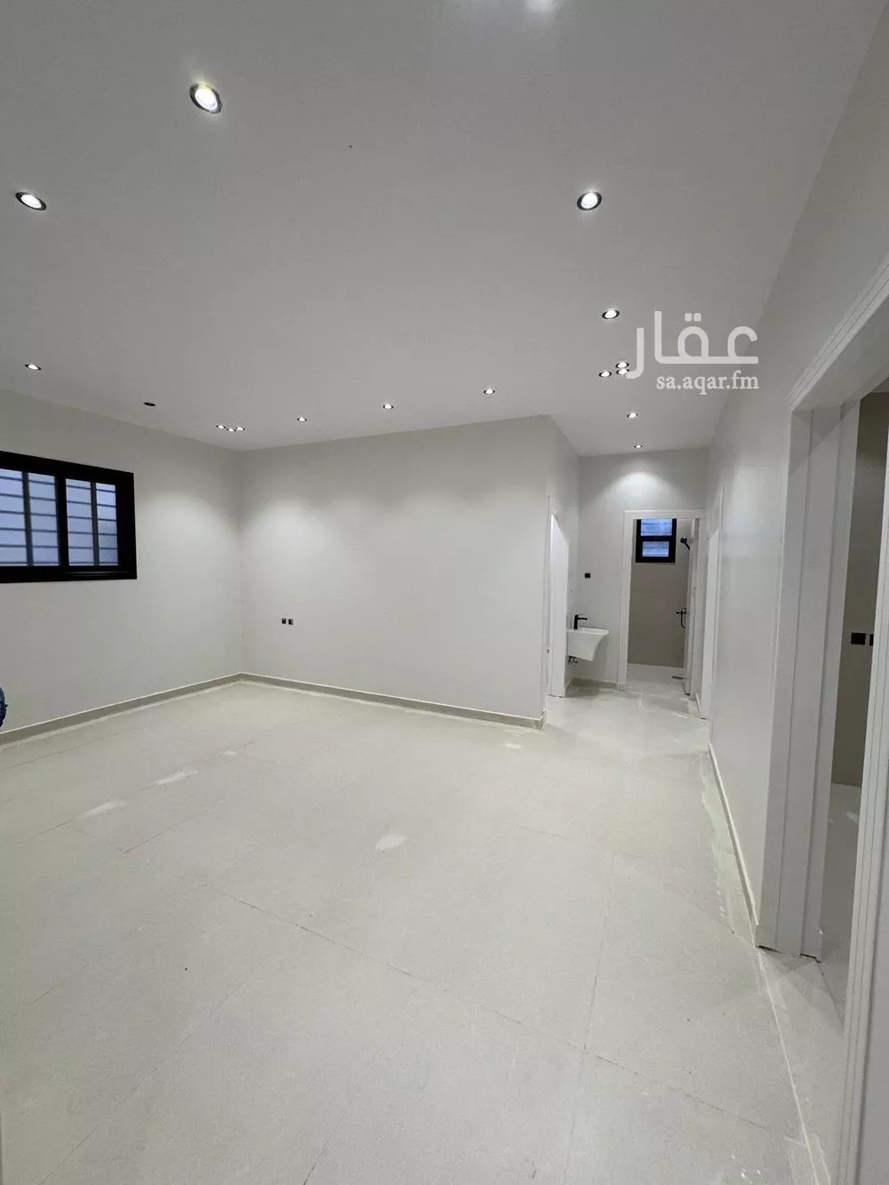 شقة 4 غرف في الشرق 11