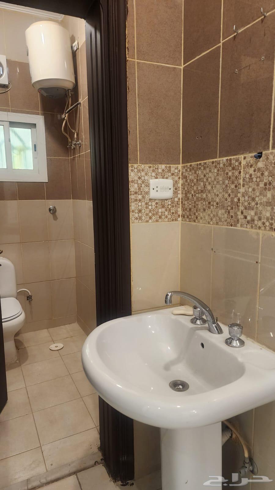 شقة 5 غرف في النزهة 2