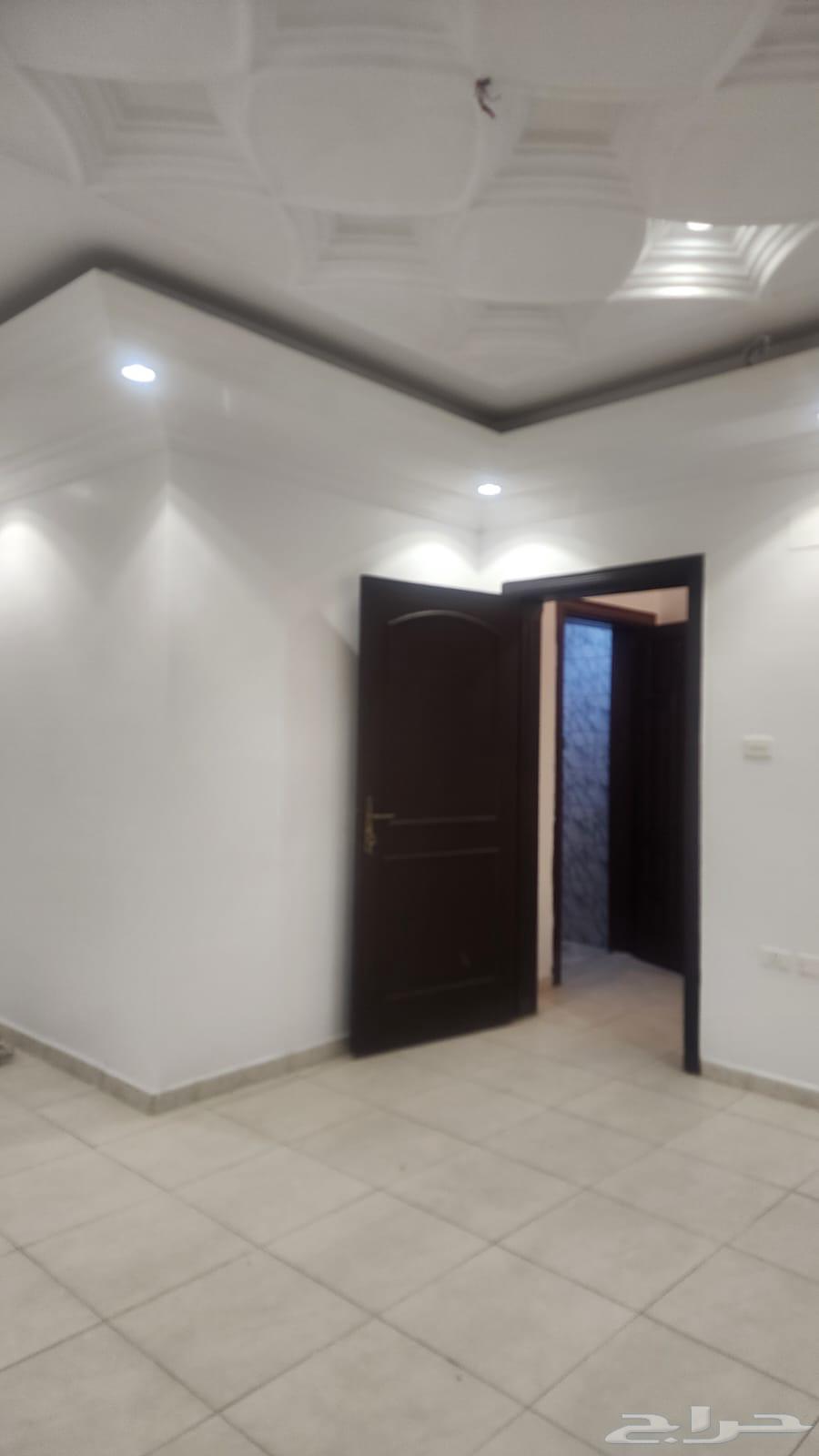 شقة 5 غرف في النزهة 3