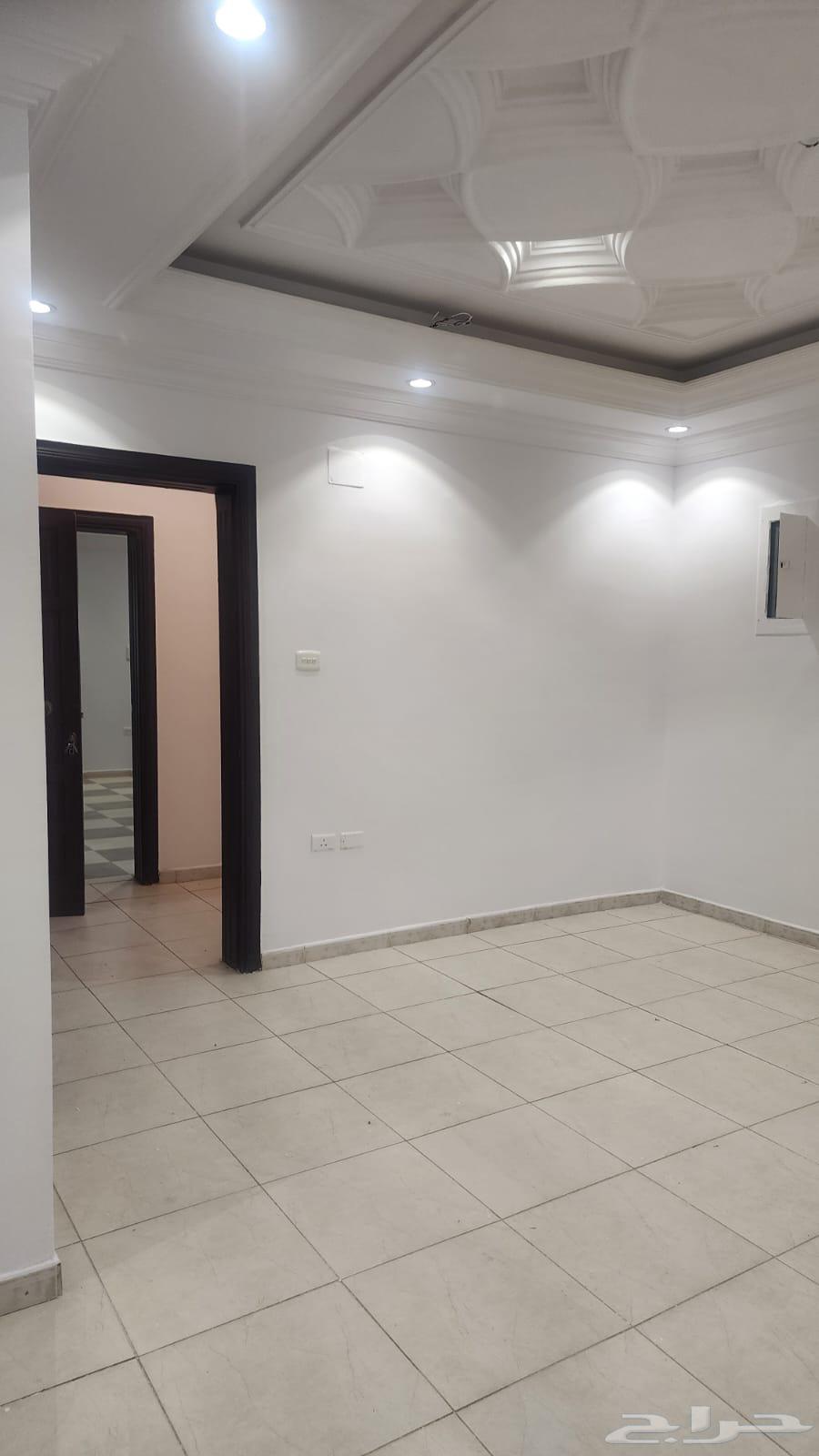 شقة 5 غرف في النزهة 6