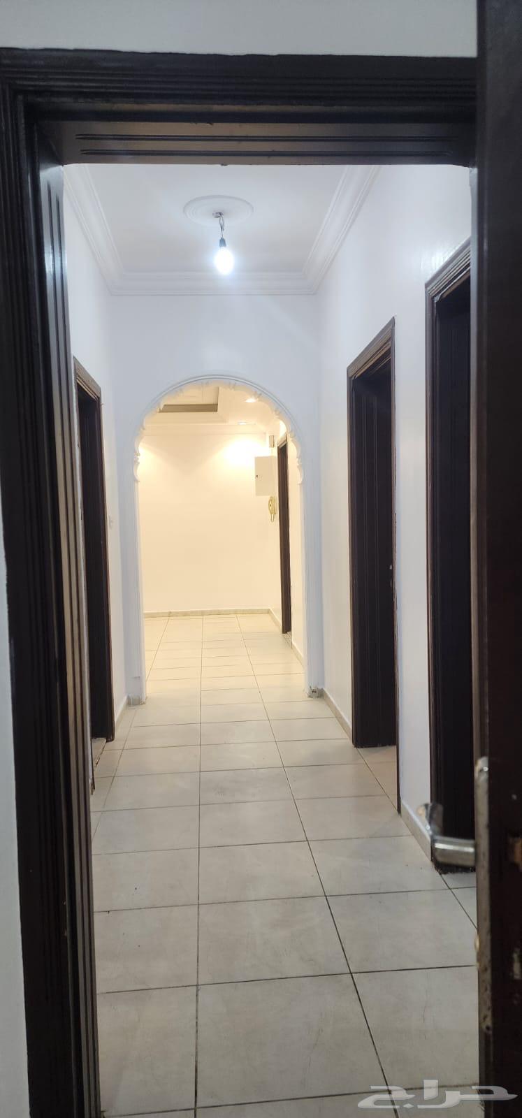 شقة 5 غرف في النزهة 10