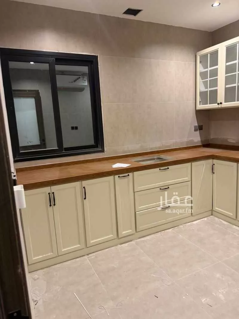 4 bedroom apartment in Ash Shulah 6
