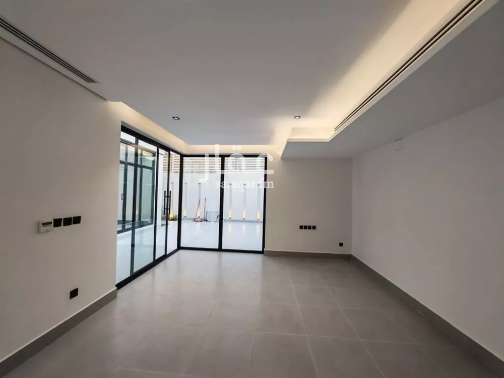 فيلا 4 غرف في الياسمين 7