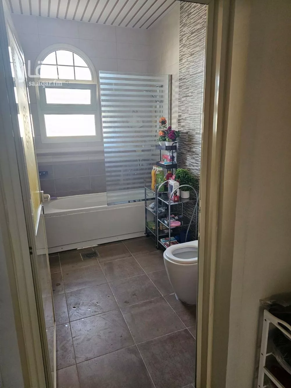 فيلا 8 غرف في الخليج 4