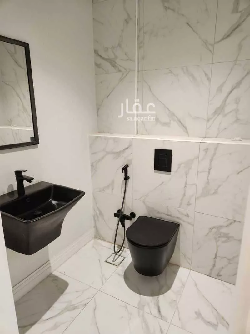 شقة 3 غرف في الملقا 4