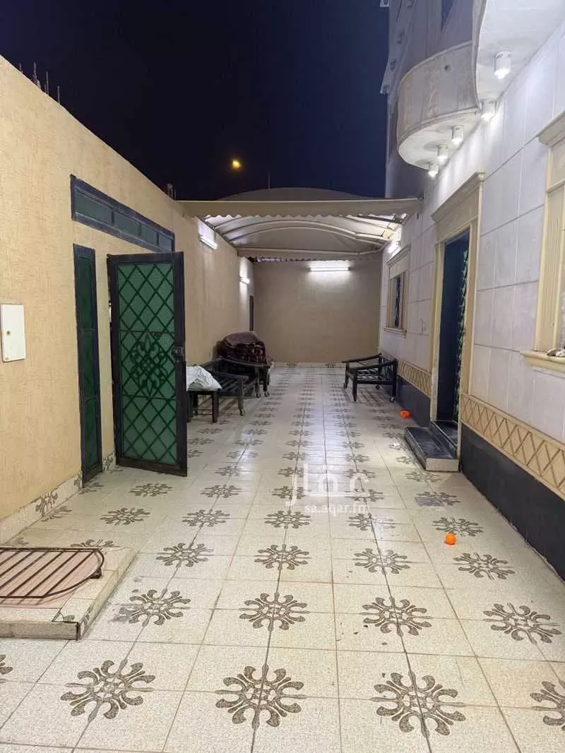 5 bedroom villa in An Nadhim 2