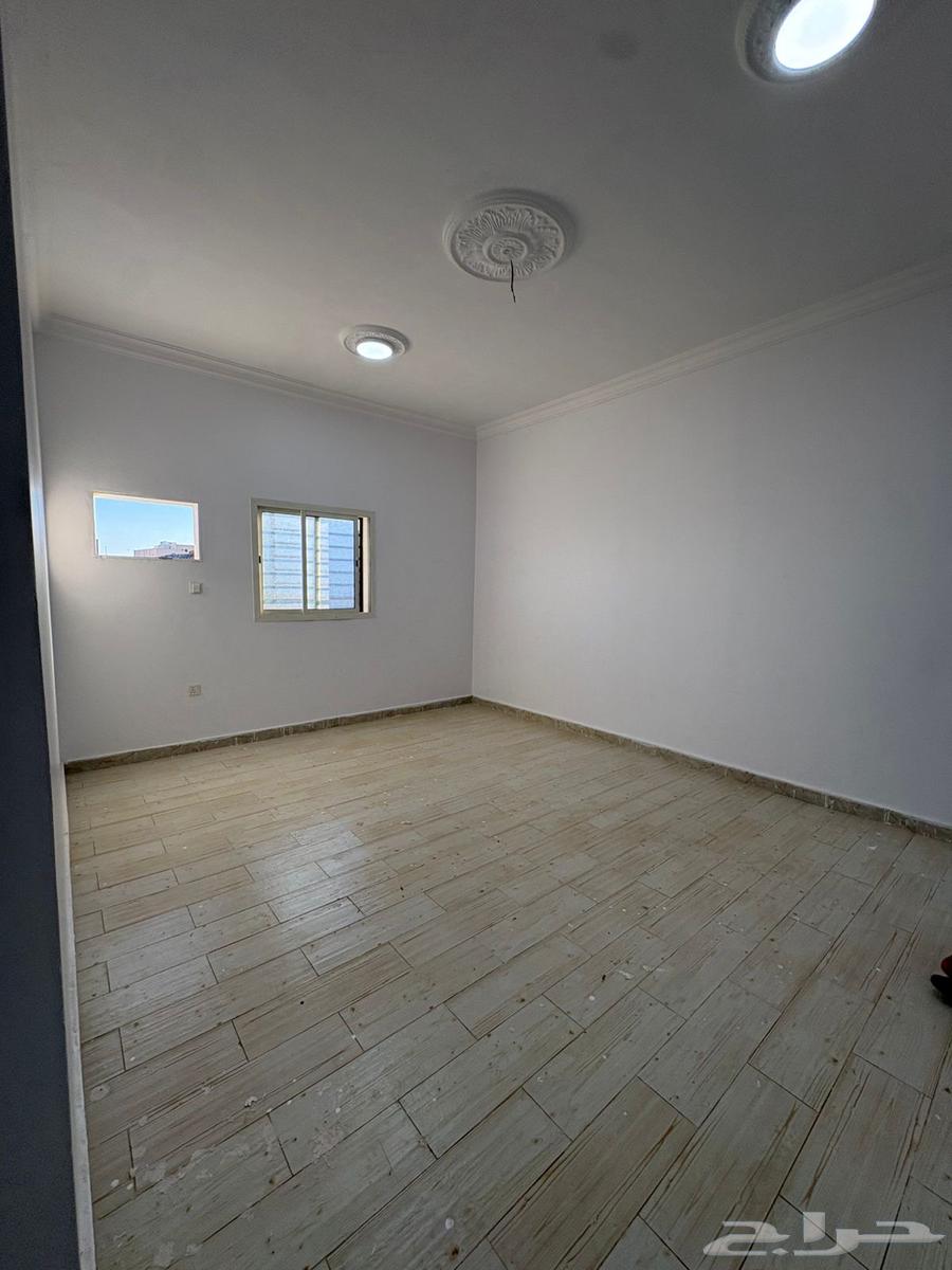 شقة 4 غرف في العاقول 7